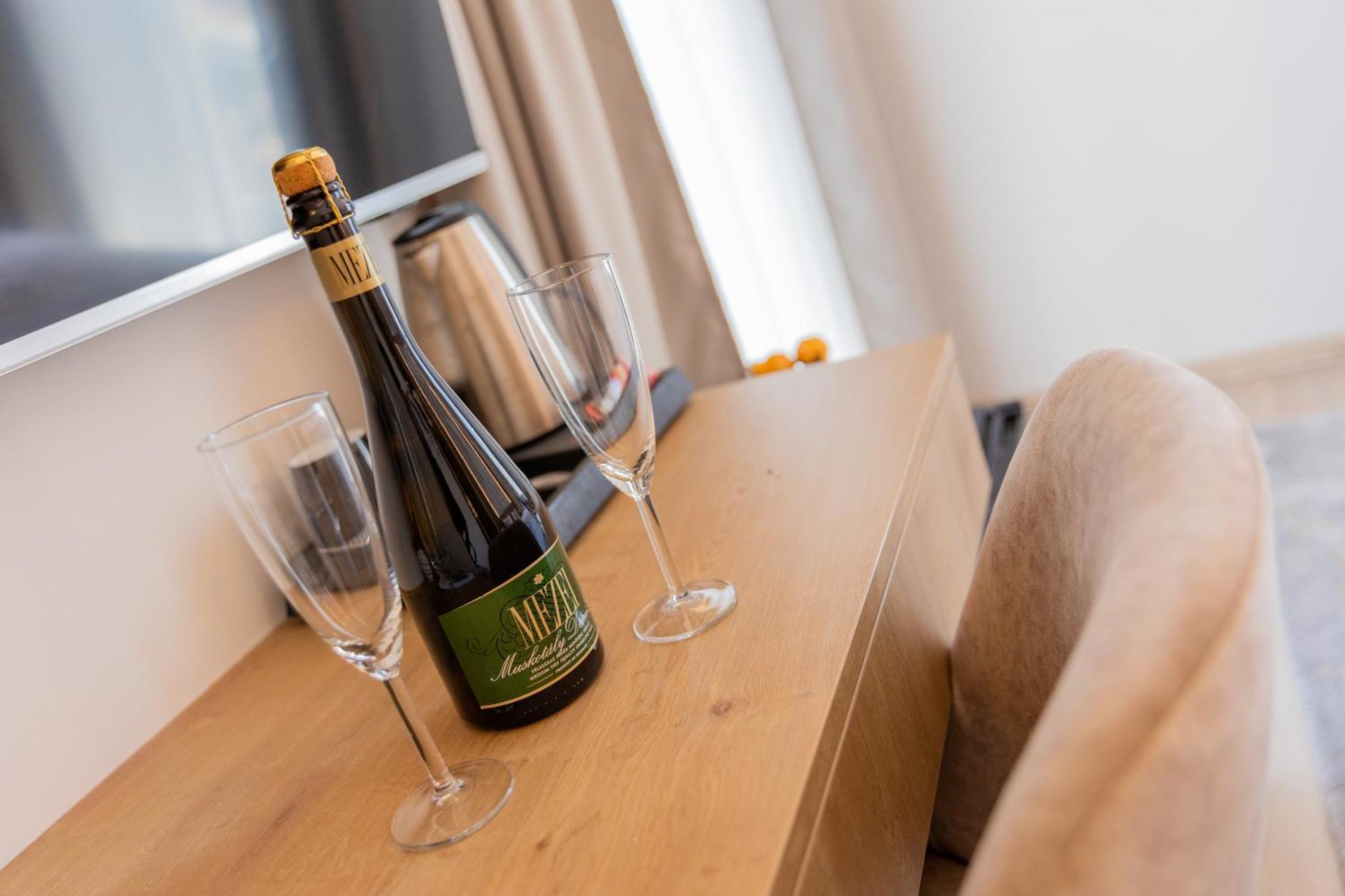 Mokka House Panzio Bed and Breakfast Μίσκολτς Δωμάτιο φωτογραφία