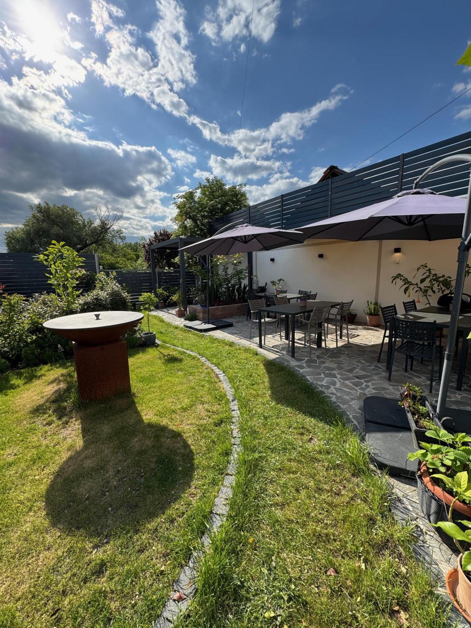 Mokka House Panzio Bed and Breakfast Μίσκολτς Εξωτερικό φωτογραφία